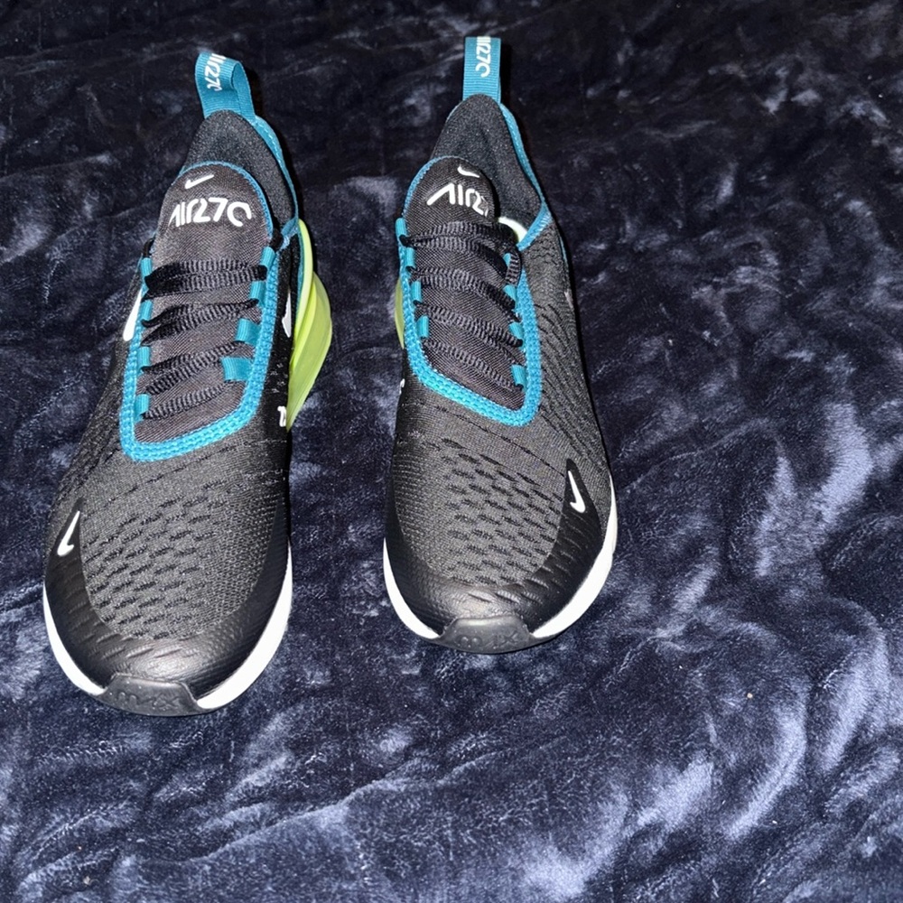 Nike Air Max 270 GS Black Bright Spruce Volt White 943345-026  6Y = 8 Women's